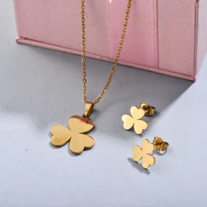 Conjunto dorado trébol
